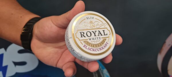 Royal white snus smak blackcurrant